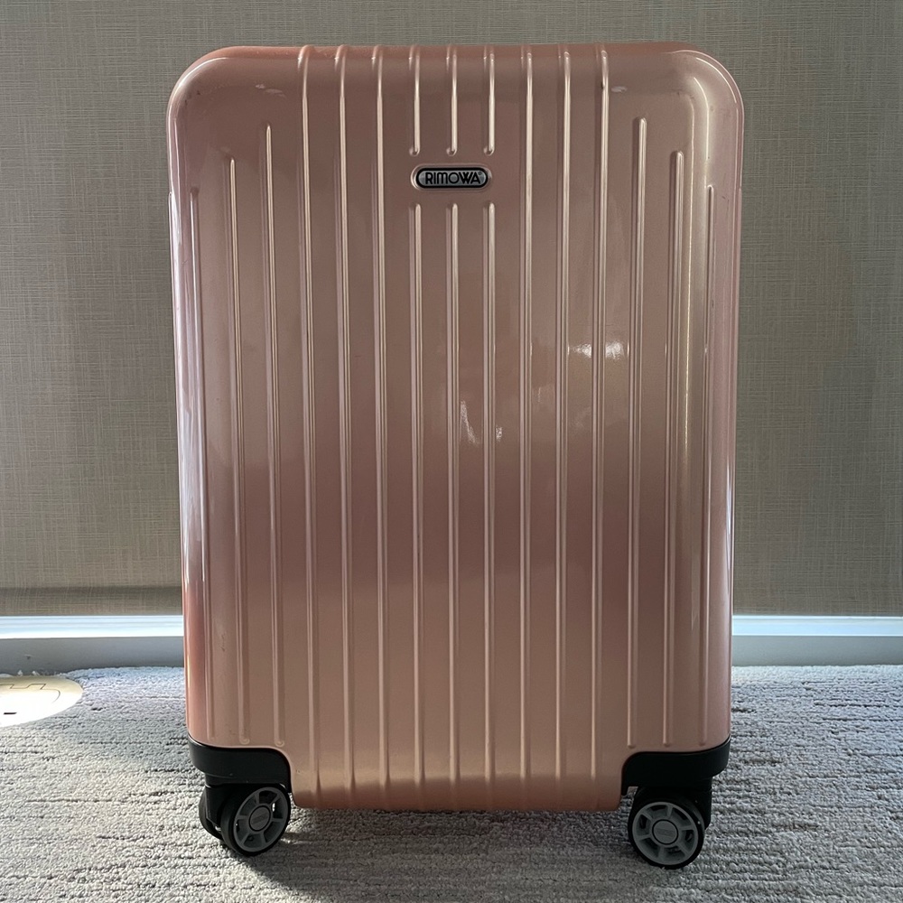 Rimowa Salsa Air Cabin (limited edition Pearl Rose color)